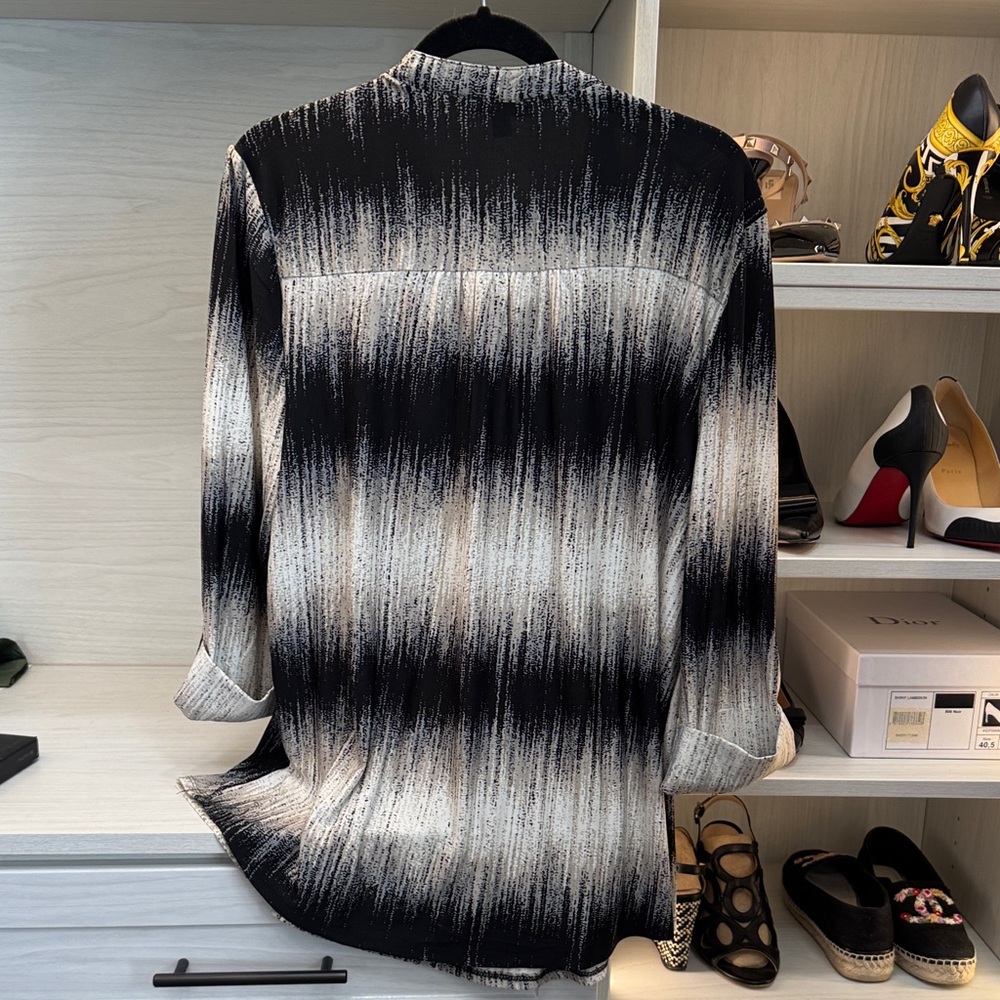 Cocomo Gray and Cream Patterned Top - Picture 3 of 5